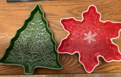 Hallmark Green Tree And Red Snowflake Candy Dishes - Image 1 of 4
