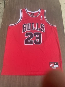 Michael Jordan Chicago Bulls #23 Authentic Red Road Trikot, Gr: XL Länge + 2 - Bild 1 von 12