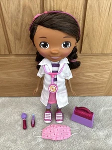 Disney Doc McStuffins Talking Singing Doll Excellent Condition Complete - Picture 1 of 3