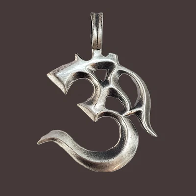 Colgante de peltre BICO Australia diseño urbano tribal OHM E19 1 7/8" Foto 1 de 4