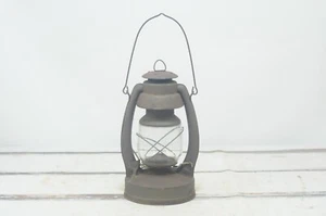 Vintage Embury No. 2 Air Pilot Kerosene Barn Lantern With No. 30 "E" Glass Globe - Picture 1 of 11