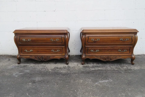 Hickory French Hand Carved Bombay Large Nightstands Bedside Tables a Pair 3568 Cover