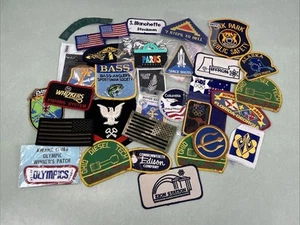 Lotto Vintage Moderno Ferro Su Patch Anni 70 Pesce Esercito Bandiera Meccanico Alaska Ohio Raro - Foto 1 di 13