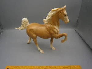 Breyer Commander Five Gamaiter #53 traditionell glänzend Palomino - Bild 1 von 7