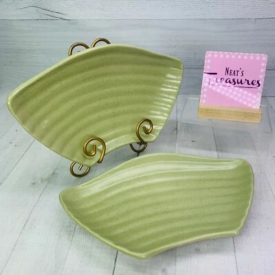 Juego de 2 platos para servir Mikasa PALOMINO GREEN HA207 media luna de gres acanalado 12" Foto 1 de 4