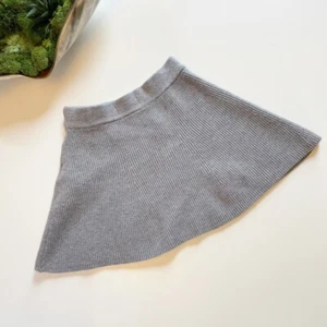 • Zara Grey Knit Sweater Skater Skirt • 11/12 - Picture 1 of 4