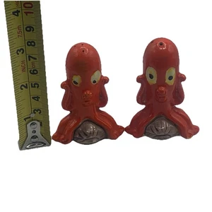 Vintage Orange Red Octopus Salt And Pepper Shakers Sea Creatures Japan 3"T -2"W - Picture 1 of 2