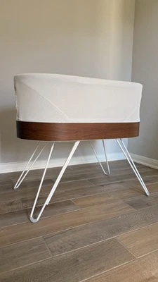 Cuna inteligente para dormir Happiest Baby Snoo. Juntas tóricas nuevas Foto 1 de 3