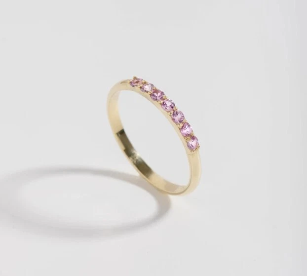 Alianza de zafiro rosa alianza de media eternidad enchapada en oro plateado alianza apilable Foto 1 de 4