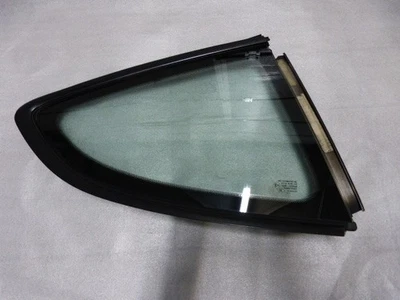 Porsche Cayman 981 718 Side Window Triangular Screen Disc Rear Right - Image 1 of 4