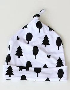 Sombrero anudado de bebé Keep Me Cosy®, gorro suave de bambú recién nacido - Woodland Friends - Imagen 1 de 3