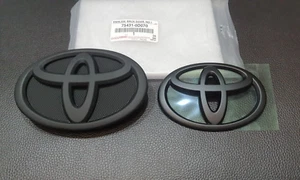 1 PAIR 15CM -13CM MATT BLACK TOYOTA LOGO EMBLEM BADGE FOR TOYOTA CAMRY 2007-09 - Picture 1 of 7