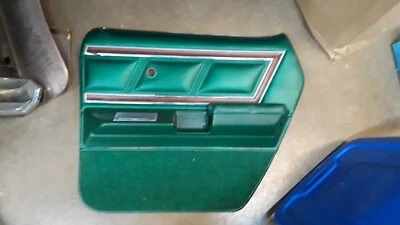 Panel de puerta trasera derecha pasajero Ford LTD 1975-1978 VERDE ¡BONITO! Sedán Foto 1 de 4