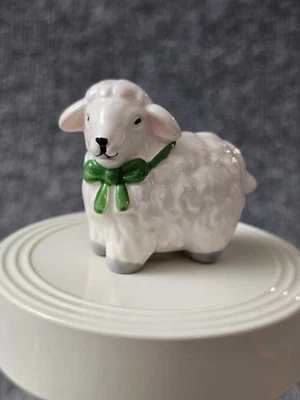 Nora Fleming RETIRED Mini I Love Ewe A195 White Lamb - Image 1 of 4