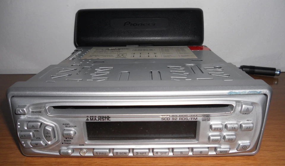 AUTORADIO SINTO STEREO MAJESTIC SCD 92 RDS FM SPINOTTO ISO FRONTALINO ESTRAIBILE - Immagine 1 di 1