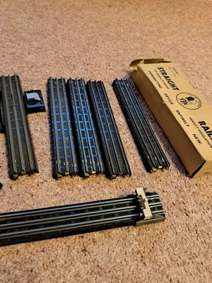 trix twin railway track bundle bakelite and 2 empty boxes - Image 1 of 4