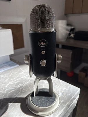 Blue Yeti USB Microphone - Silver Defective for Parts - Image 1 of 4