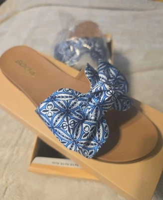 Nuevo en caja Sandalia Mujer Estampado Azul Soda Satinado Sin Cordones Talla 6 Foto 1 de 3