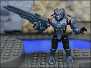 HALO MEGA BLOKS BLUE RED PROMETHEAN SOLDIER W/ BINARY RIFLE MINI FIGURE WARRIOR - Picture 1 of 5