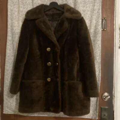 Vintage Sears Fashions Brown Faux Fur Coat With Gold Buttons, Pockets. Sz 10 - Image 1 of 4