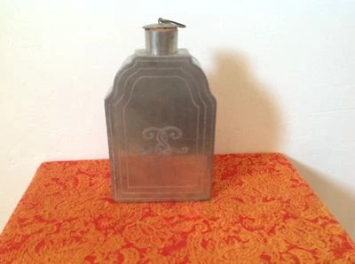 Ancienne Gourde en Étain." Décor Ciselé." - Photo 1/4