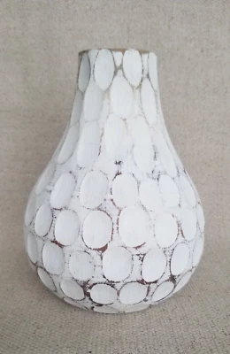 ***Beautiful*** Carved Divot Resin wood look Vase White Rustic Worn 9" H x 6" W - Image 1 of 4
