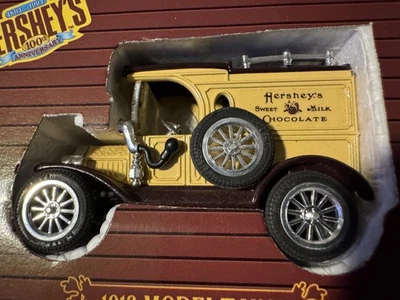 1/43 Diecast ERTL Hersey’s 1913 Ford Model T Van w/Tin Box D0414 LZ (MC-7) - Image 1 of 4