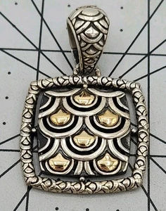 Colgante cuadrado John Hardy de plata de ley y Naga de 18 k - Imagen 1 de 8