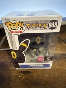 Funko Pop! Vinyl: Pokémon - Umbreon (Flocked) - Chalice *DAMAGED BOX* - Picture 1 of 6