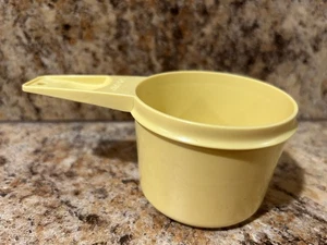 Vintage Tupperware Replacement 3/4 Cup Measuring Light Yellow #762-5 - Picture 1 of 3