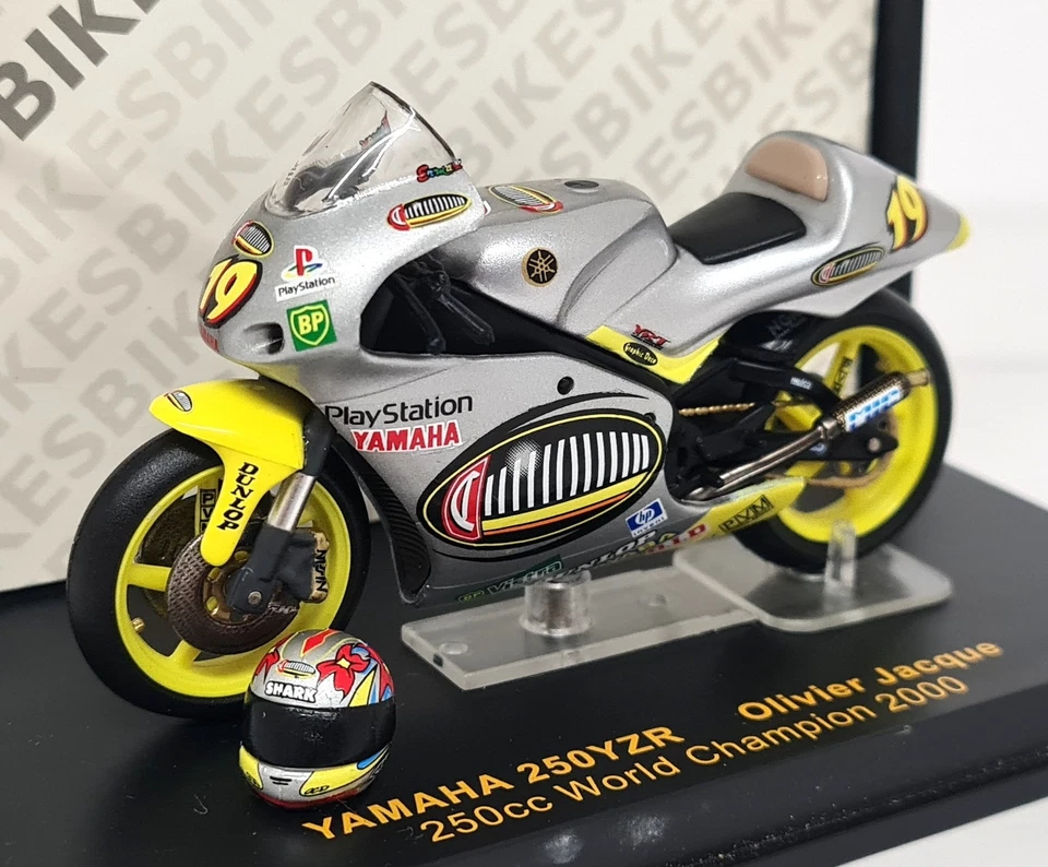 Moto Ixo 1/24 Yamaha 250 YZR 250CC WC 2000 Olivier Jacque 8cms Foto 1 de 4
