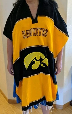 Poncho Iowa Hawkeyes negro y dorado con logotipo de Tigerhawk - adulto talla única para todos Foto 1 de 4