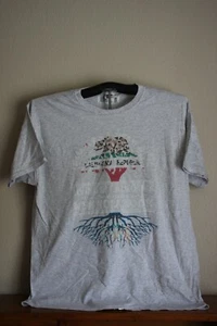 LIVING IN CALIFORNIA WITH NEW YORK ROOTS - T-Shirt XL in grau - Bild 1 von 6