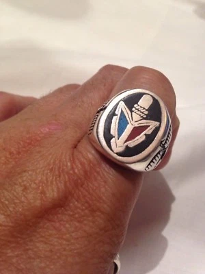 1980's Vintage Silver Size 9.5 Men's Genuine Turquoise Inlay Arrow Ring - Image 1 of 4