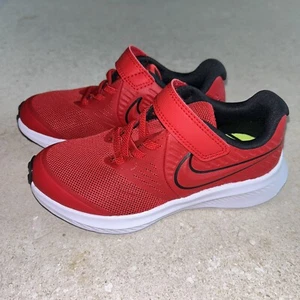 New Nike Red Star Runner Boys Youth Sneaker Shoes Size 11 - Picture 1 of 6