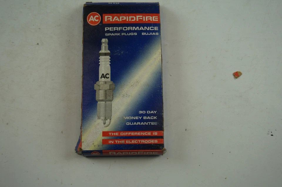 AC CODE 8 NEW SPARK PLUGS PACK OF 8 NOS - Image 1 of 4