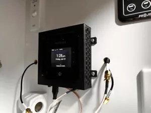 Netgear Nighthawk M5 Wall Mount - Picture 1 of 5