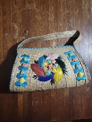 Cartera de mano de paja tejida de colección años 60 flores boho azul aguamarina amarillo rosa conchas Foto 1 de 4