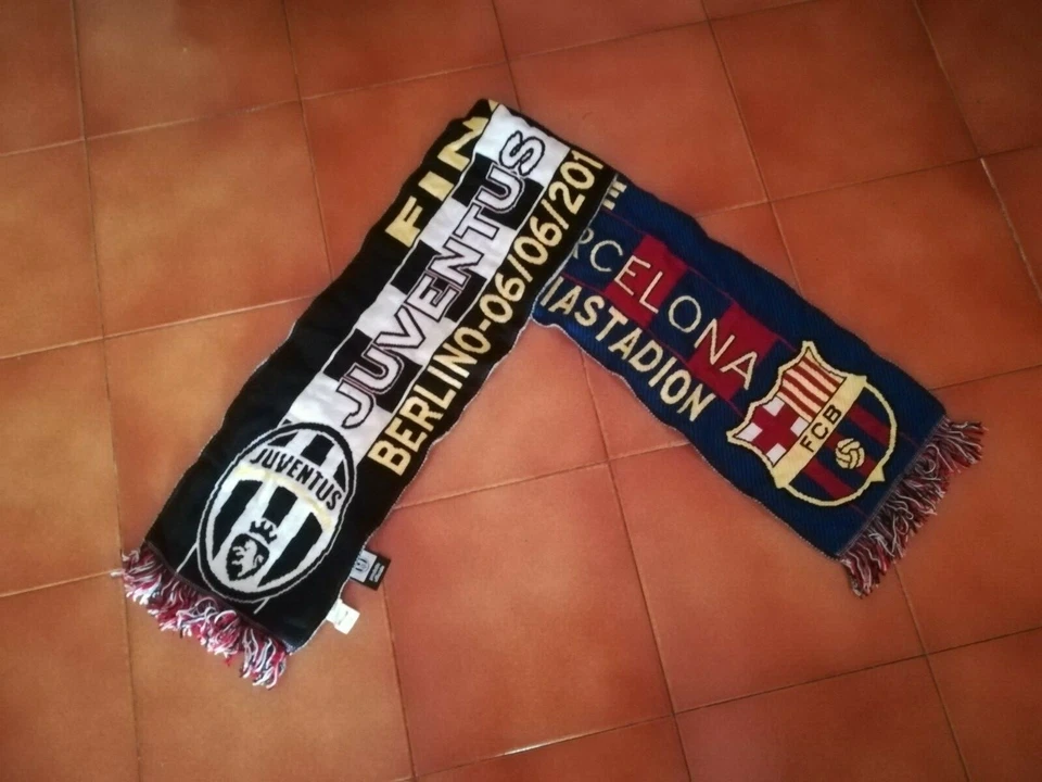 2015 SCIARPA CALCIO FINALE CHAMPIONS LEAGUE JUVENTUS BARCELLONA - Immagine 1 di 1