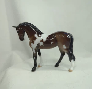 Breyer Stablemates CM Custom Etched Glossy Standing Thoroughbred  - Picture 1 of 7