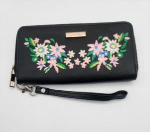 Kensie Black Faux Leather Floral Embroidered Zip Around Wristlet Wallet Clutch - Picture 1 of 8