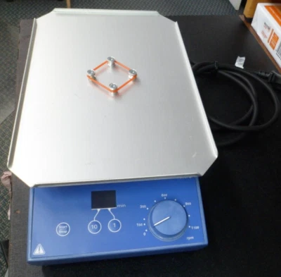 Agitador orbital microplaca IKA modelo MTS 2/4 D S1 Foto 1 de 4