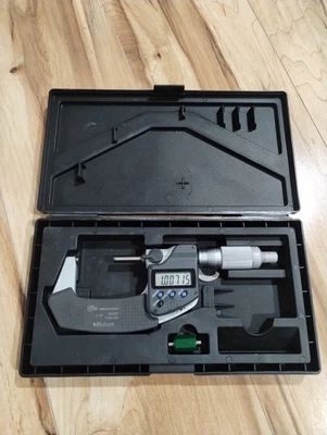 Mitutoyo 29334130 Outside Digital Micrometer 1-2" 293-341-30 0603908651369 - Image 1 of 4