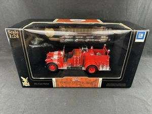 S1 1941 GMC Firetruck Red Fire Truck Yat Ming 1/24 Diecast #20068 - Vibrant NIB - Picture 1 of 12