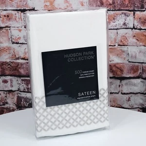 Hudson Park Embroidered Geo 500 TC Standard Sham White / Silver New - MSRP $110 - Picture 1 of 3