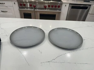 2 Le Creuset San Francisco 10.5" Dinner Plates Mist Gray Second Choix - Picture 1 of 5
