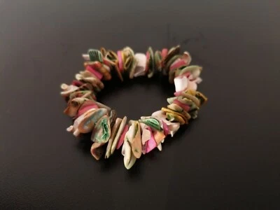 bracelet fantaisie en coquillage  - Photo 1/4