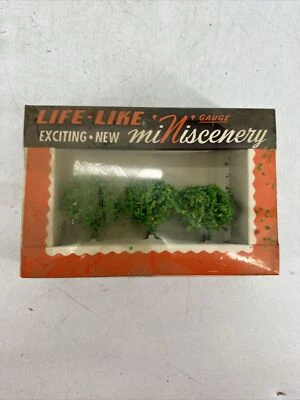 3 árboles de hoja perenne realistas "MiNiscenery" escala N S327:100 Foto 1 de 4