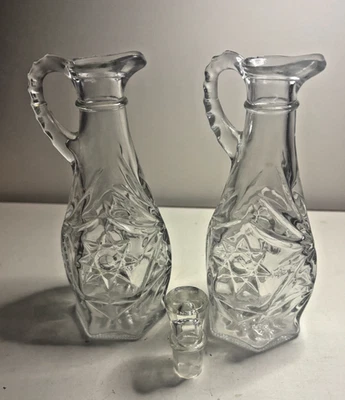 VINTAGE PAIR "STAR OF DAVID" OIL & VINEGAR CRUET SET ANCHOR HOCKING WITH STOPPER - Image 1 of 4