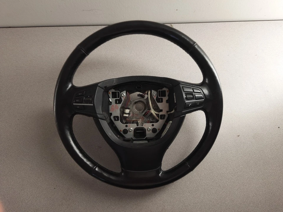 Volante BMW 528I 2011 2012 2013 2014 2015 2016 4 puertas negro 9216 Foto 1 de 4